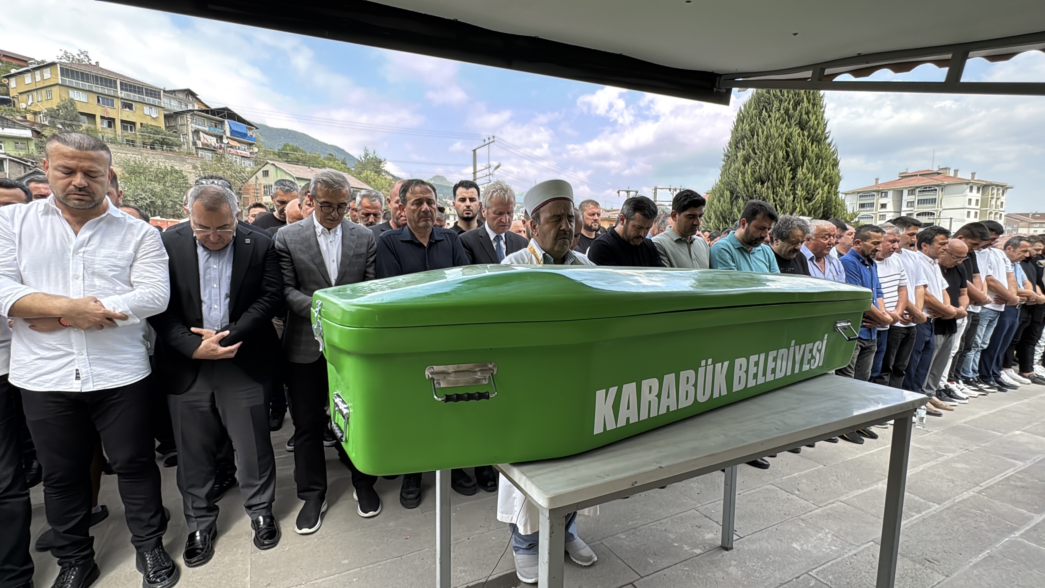 İş Kazasında Yaşamını Yitiren Stajyer Öğrenci Gözyaşlarıyla Uğurlandı 4