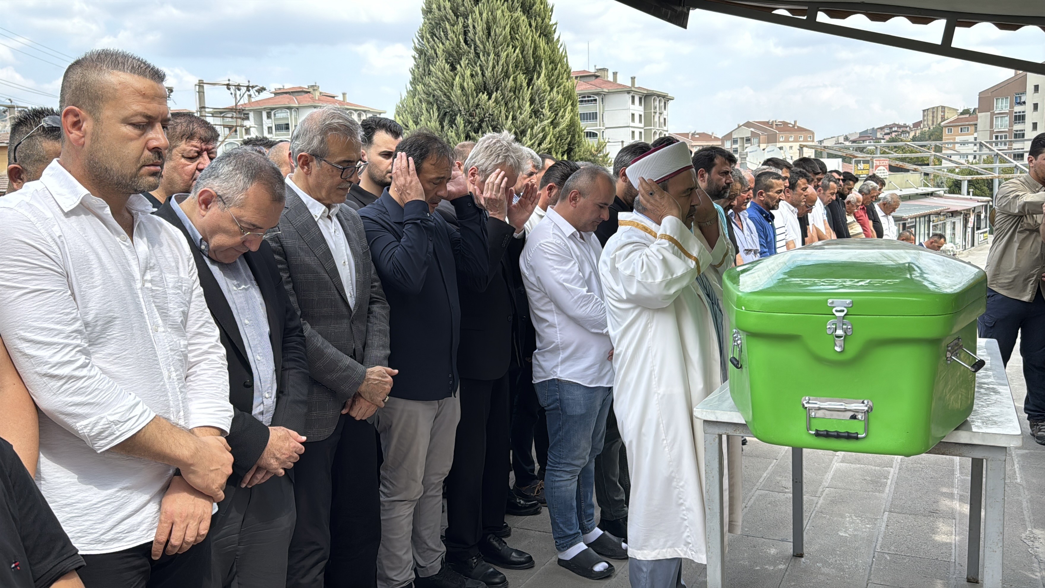 İş Kazasında Yaşamını Yitiren Stajyer Öğrenci Gözyaşlarıyla Uğurlandı 5