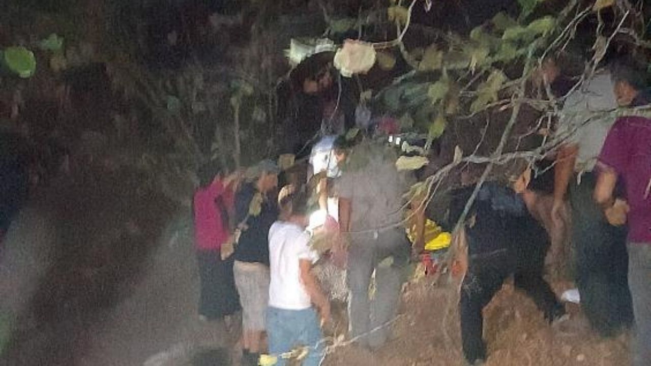 İşçileri Taşıyan Pat Pat Uçuruma Düştü 8 Yaralı (1)