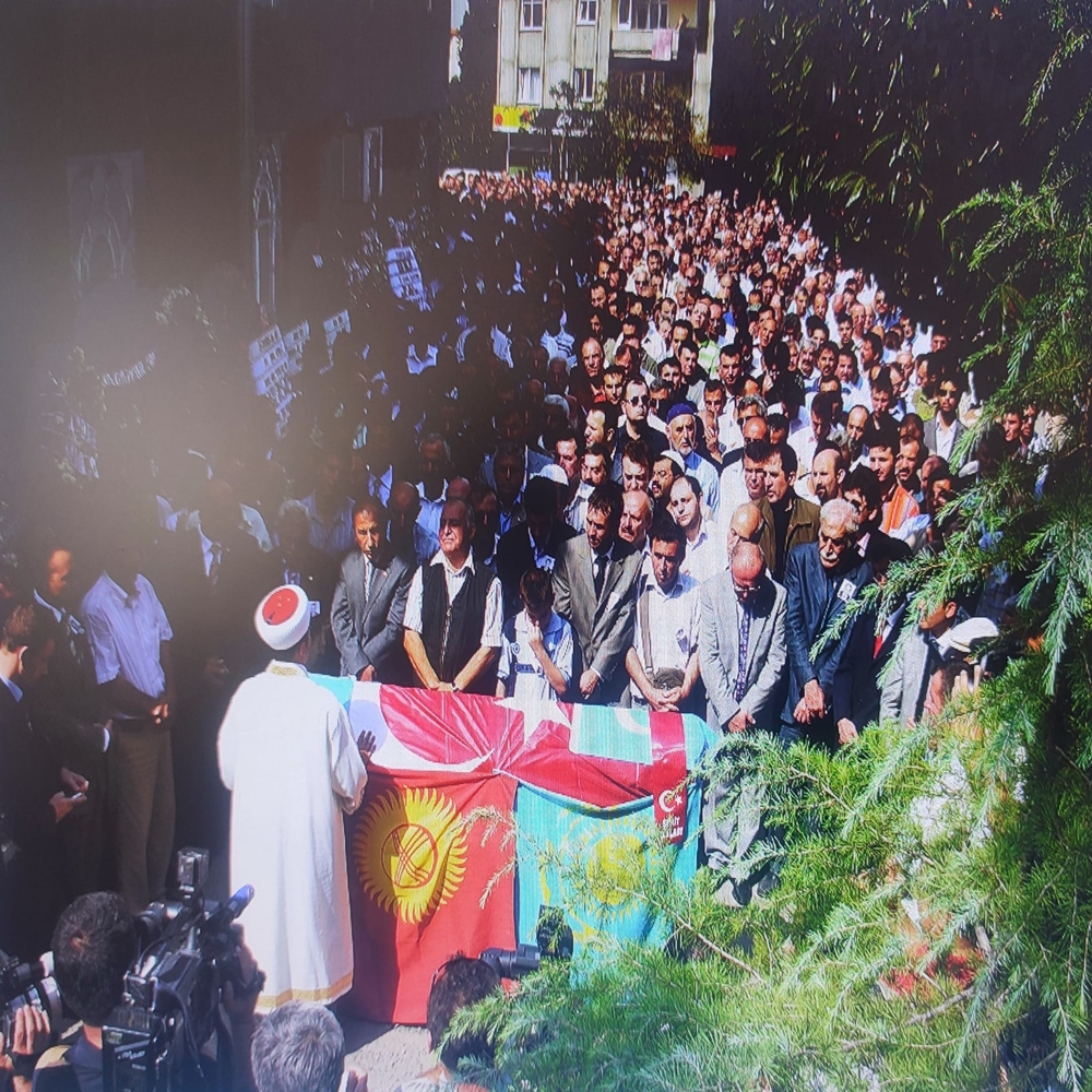 Izzet Sarı Kemal Çapraz (1)