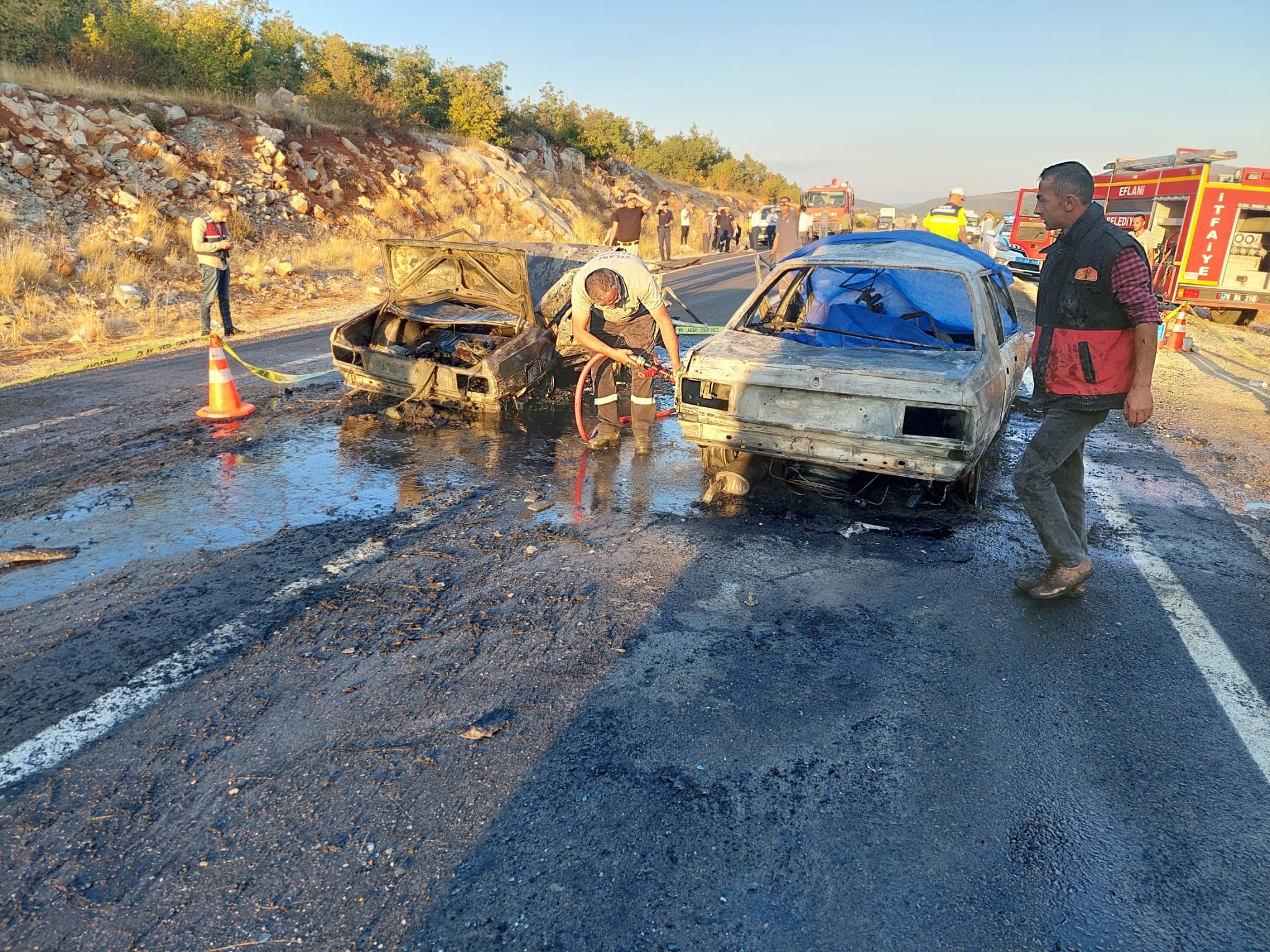 Kafa Kafaya Çarpıştılar Korkunç Kazada 3 Ölü, 5 Yaralı Var