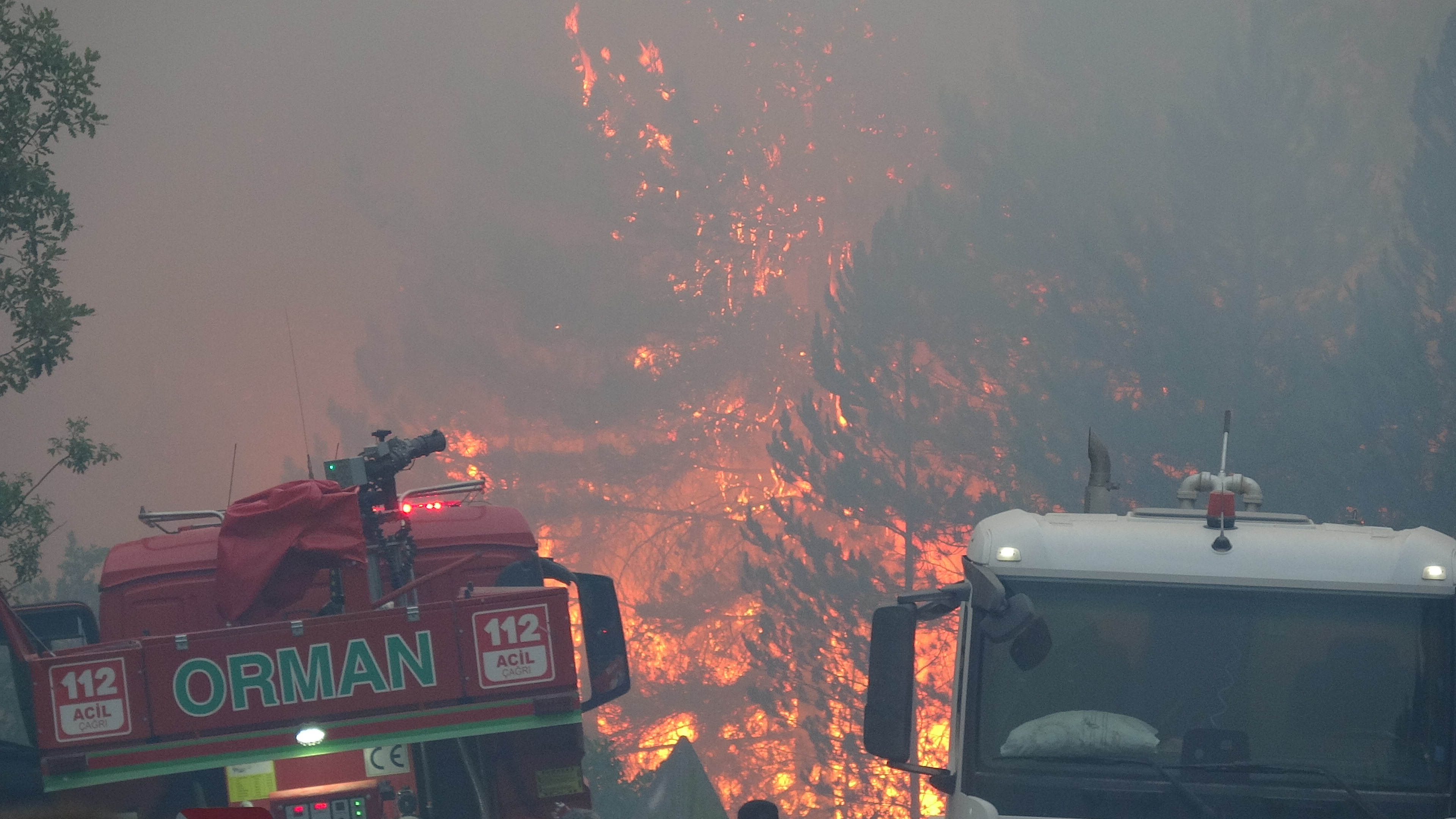 Kastamonu Karabük Sınırındaki Feci Yangına Müdahale Ediliyor 22