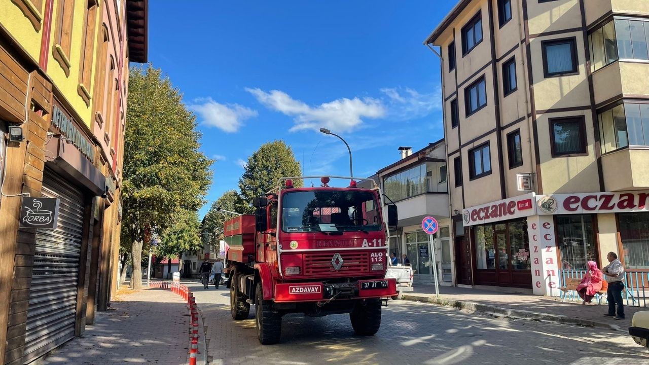 Kastamonu’da Arazöz Ile Otomobil Çarpıştı Facia Kıl Payı Atlatıldı! (3)