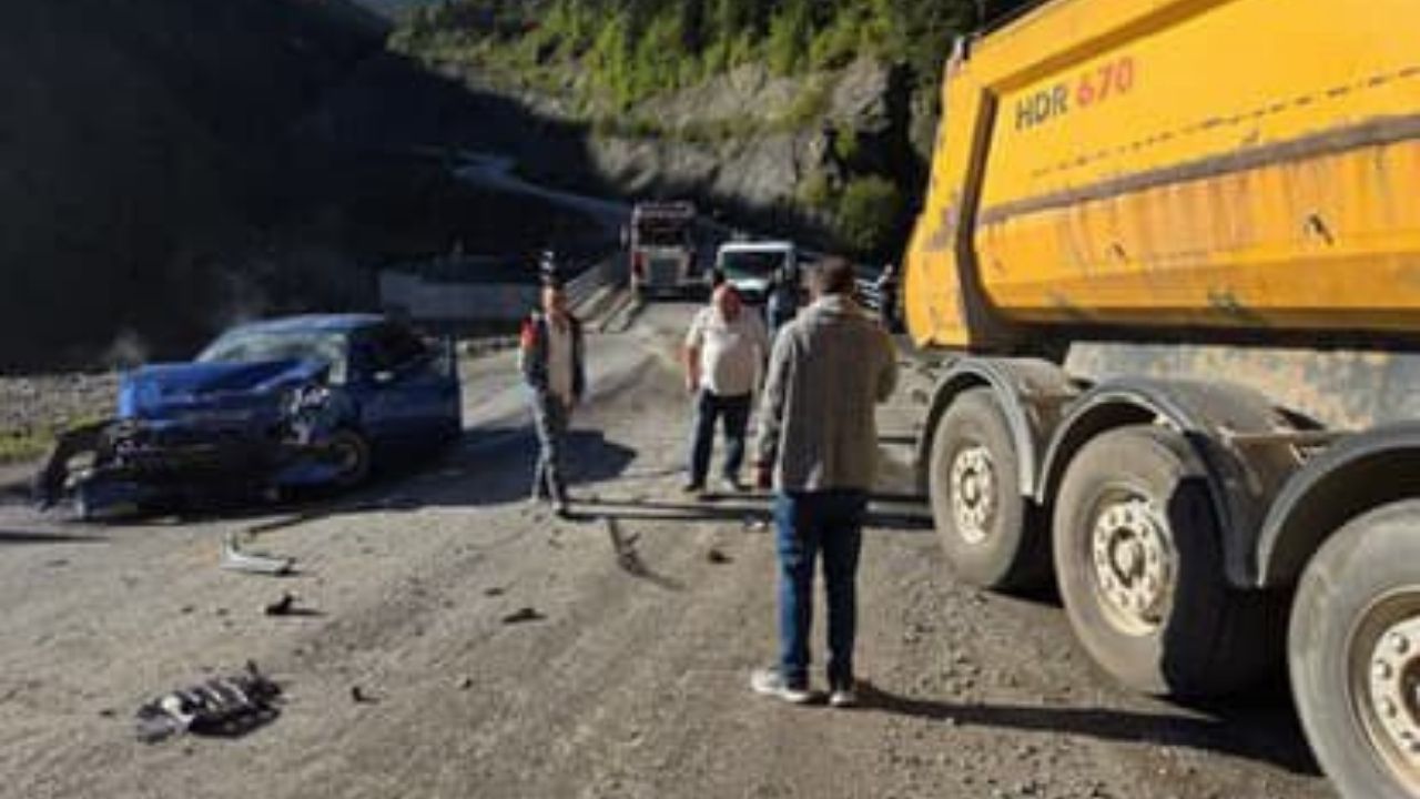 Kastamonu’da Feci Kaza Kamyon Ile Otomobil Çarpıştı,1 Yaralı (3)