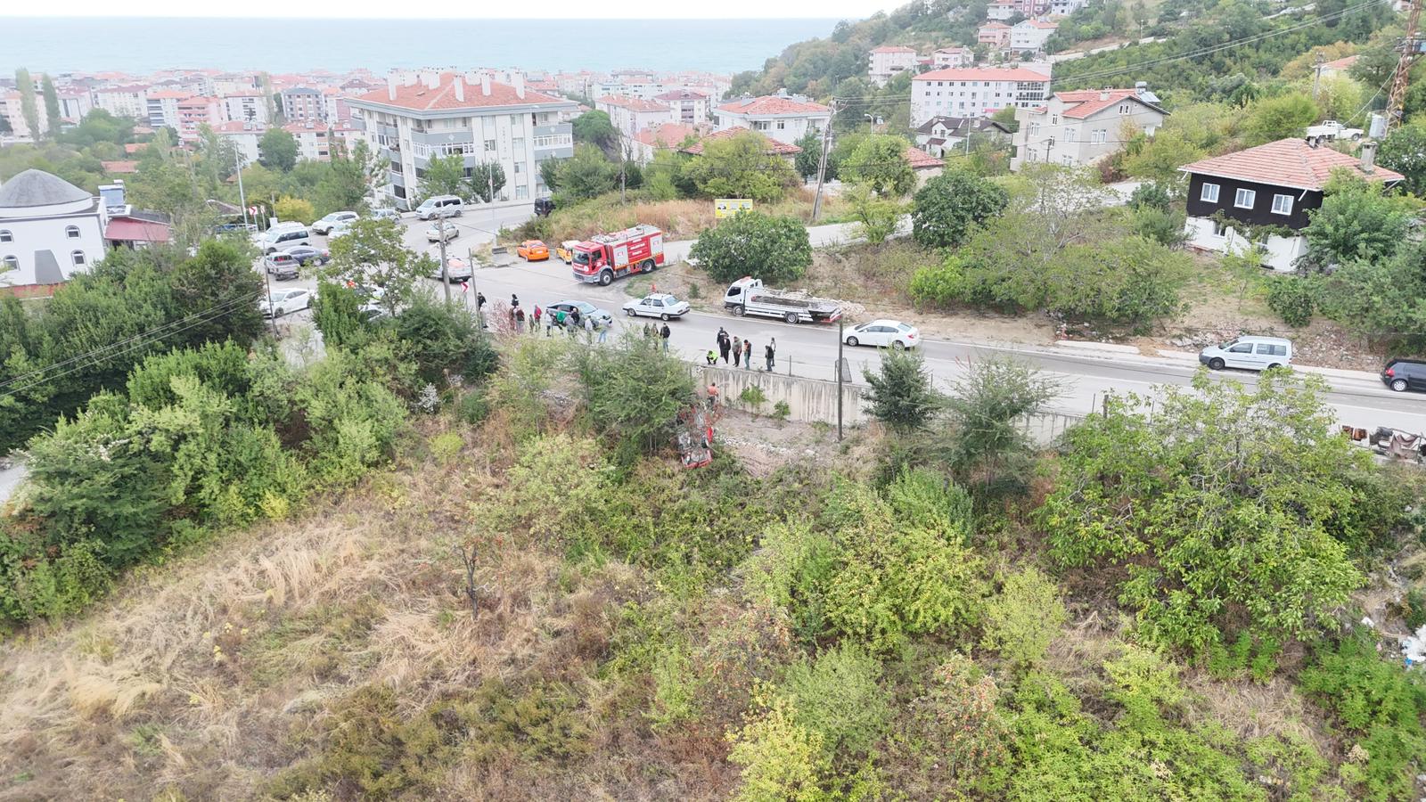 Kastamonu'da Feci Kaza Otomobil Uçuruma Yuvarlandı! 4