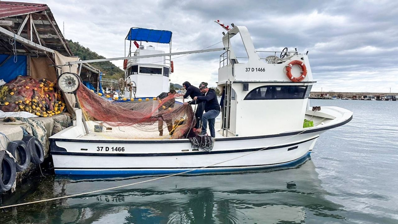 Kastamonu’da Fırtına Balıkçıları Vurdu Denize Açılamadılar (5)