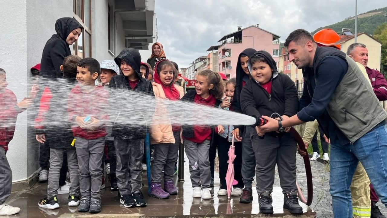 Kastamonu’da Minik Öğrencilere Orman Sevgisi Aşılandı (3)