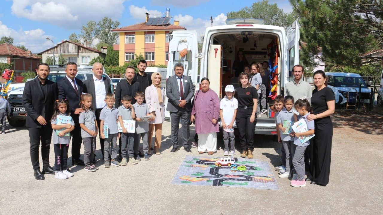 Kastamonu’da Öğrencilere Sağlık Eğitimi ‘Sağlıklı Çocuk, Sağlıklı Gelecek’ (2)