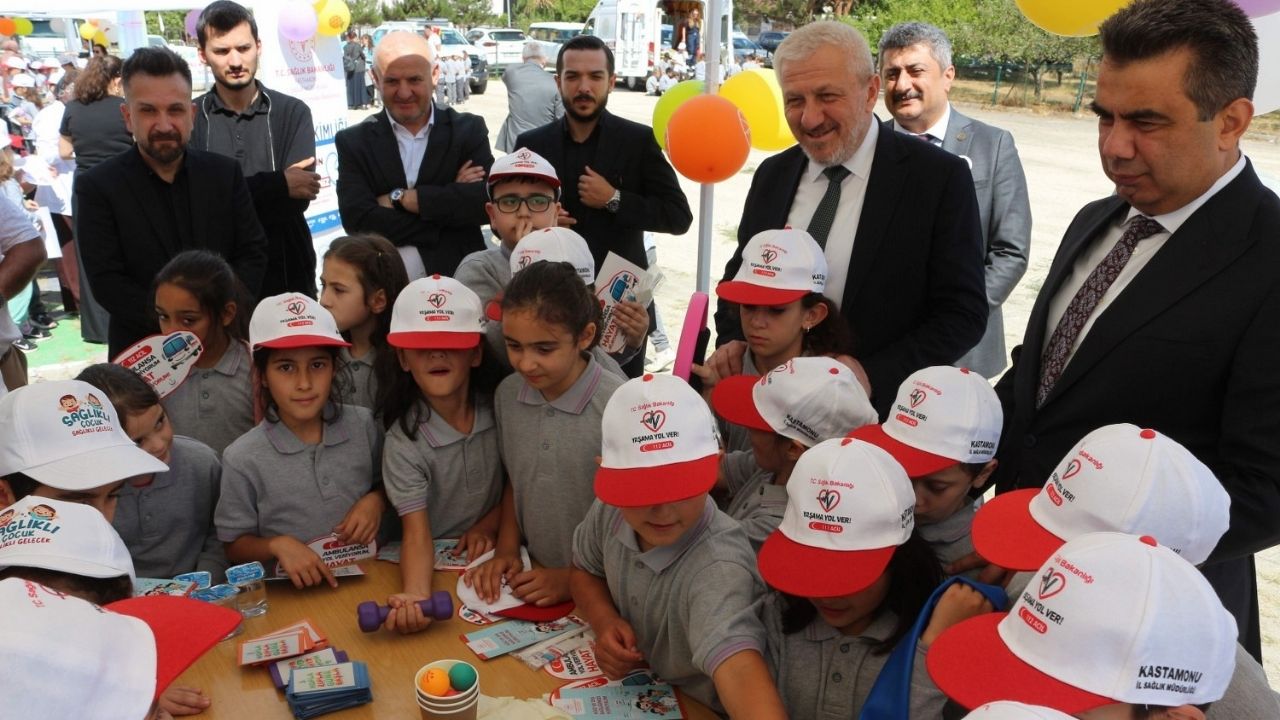 Kastamonu’da Öğrencilere Sağlık Eğitimi ‘Sağlıklı Çocuk, Sağlıklı Gelecek’ (6)