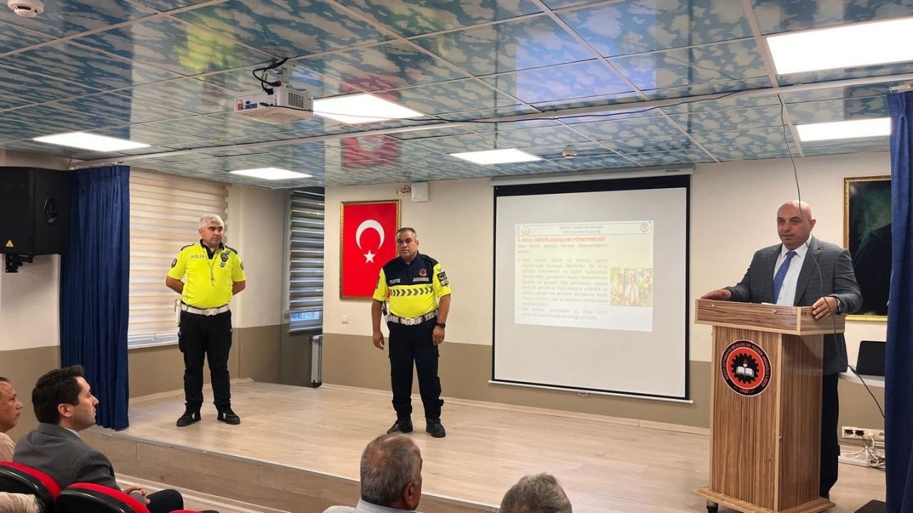 Kastamonu’da Okul Servisleri Denetlendi, Şoförlere Eğitim Verildi (1)