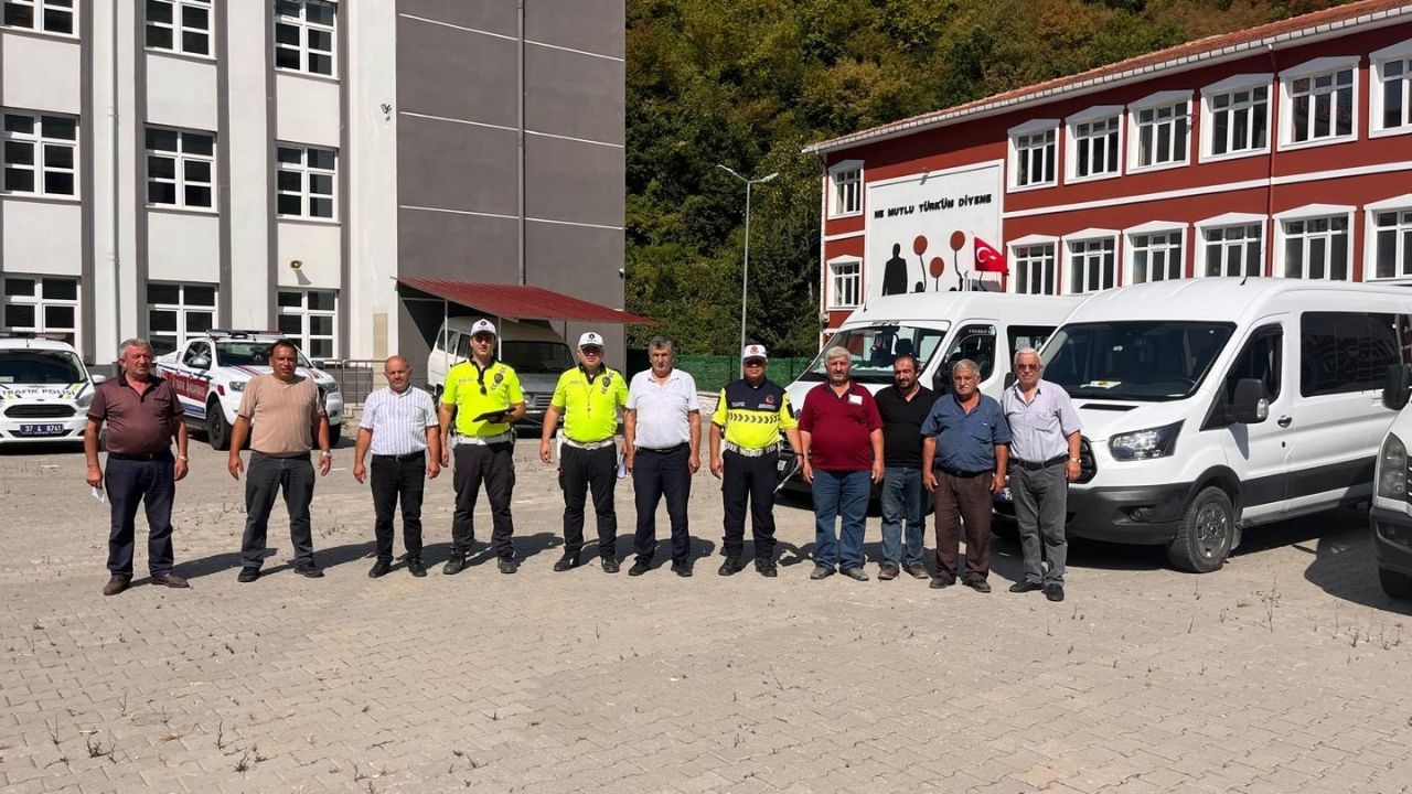 Kastamonu’da Okul Servisleri Denetlendi, Şoförlere Eğitim Verildi (4)