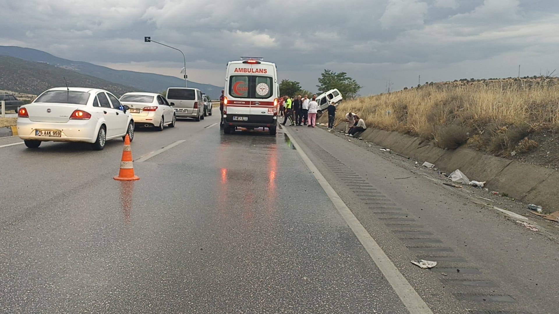 Kastamonu'da Ticari Araç Refüje Çarptı 1 Ölü, 1 Yaralı 2
