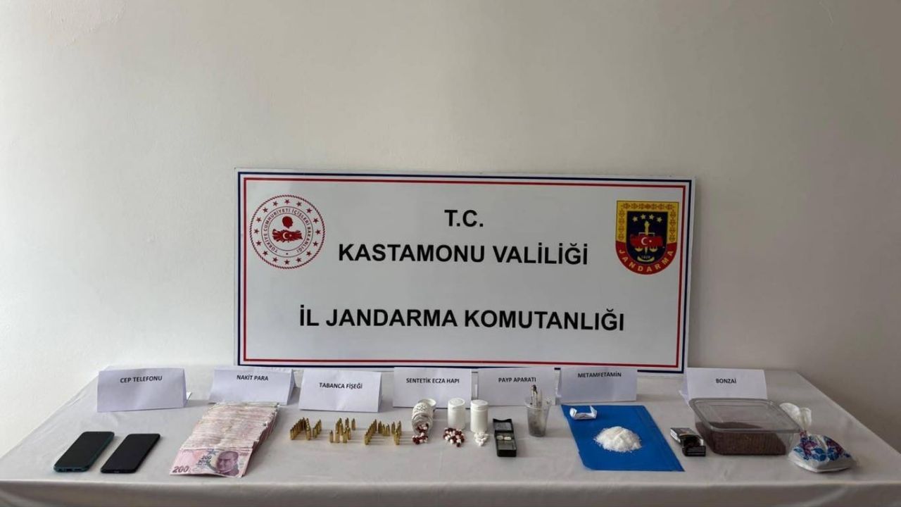 Kastamonu’da Uyuşturucu Baskını 10 Şüpheliden 5’I Tutuklandı (1)