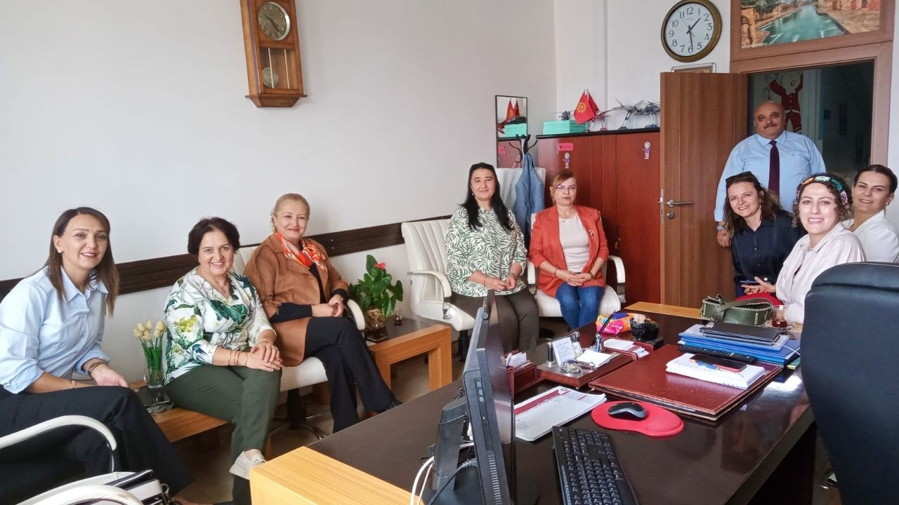Kastamonu’da Yeni Eğitim Yılına Sevinçle Başladılar Miniklerin Yüzü Hediyelerle Güldü (3)