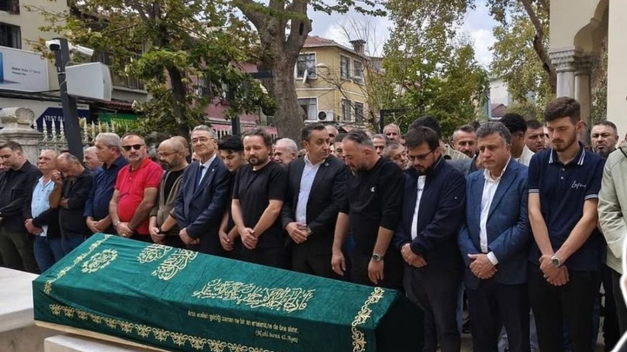 Kastamonulu Siyasetçi Toprağa Verildi (1)