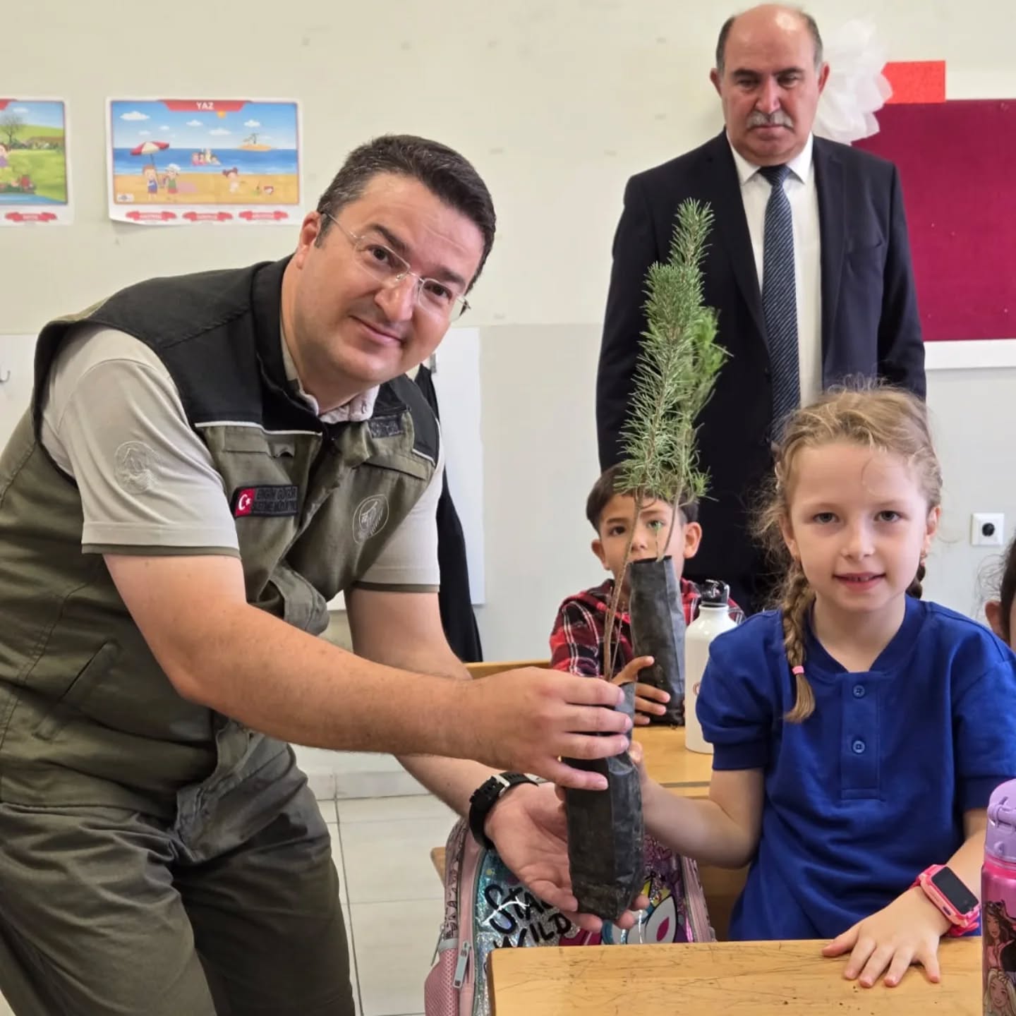 Kastamonu'nun Ilçesinde Öğrencilere Fidan Dağıtıldı 1