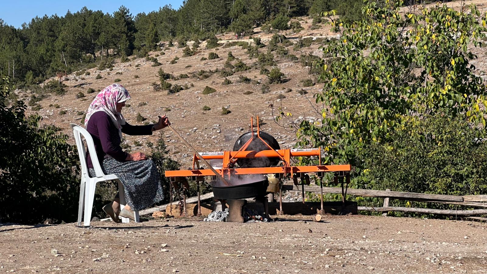 Kastamonu'nun Köyünde Yoğun Mesai Kış Hazırlıkları Başladı! 3