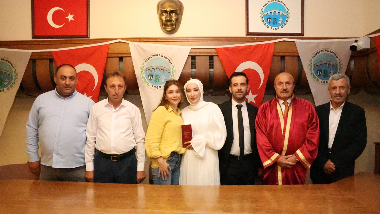 Mertcan Ay Ile Bahar Ay (4)