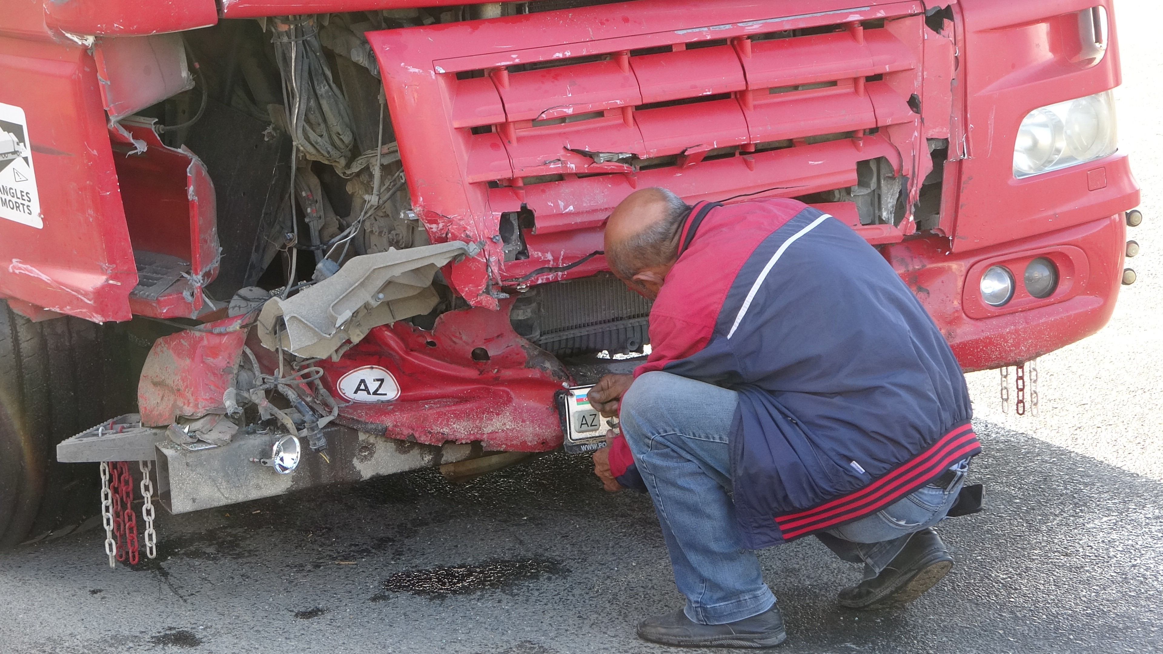 Minibüs Ile Tır Çarpıştı Feci Kazada 15 Yaralı Var 3