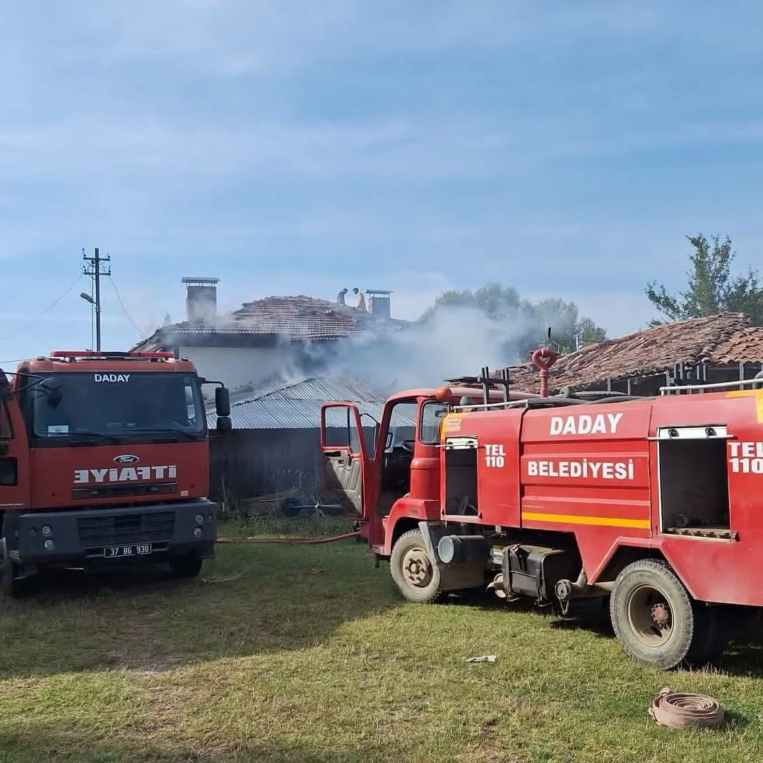 Son Dakika Kastamonu'nun Ilçesindeki Yangın Konağı Küle Çeviriyordu! 1