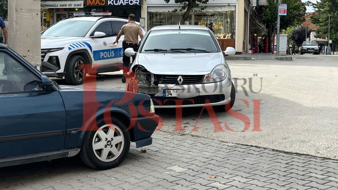 Son Dakika Taşköprü’de Maddi Hasarlı Trafik Kazası (2)