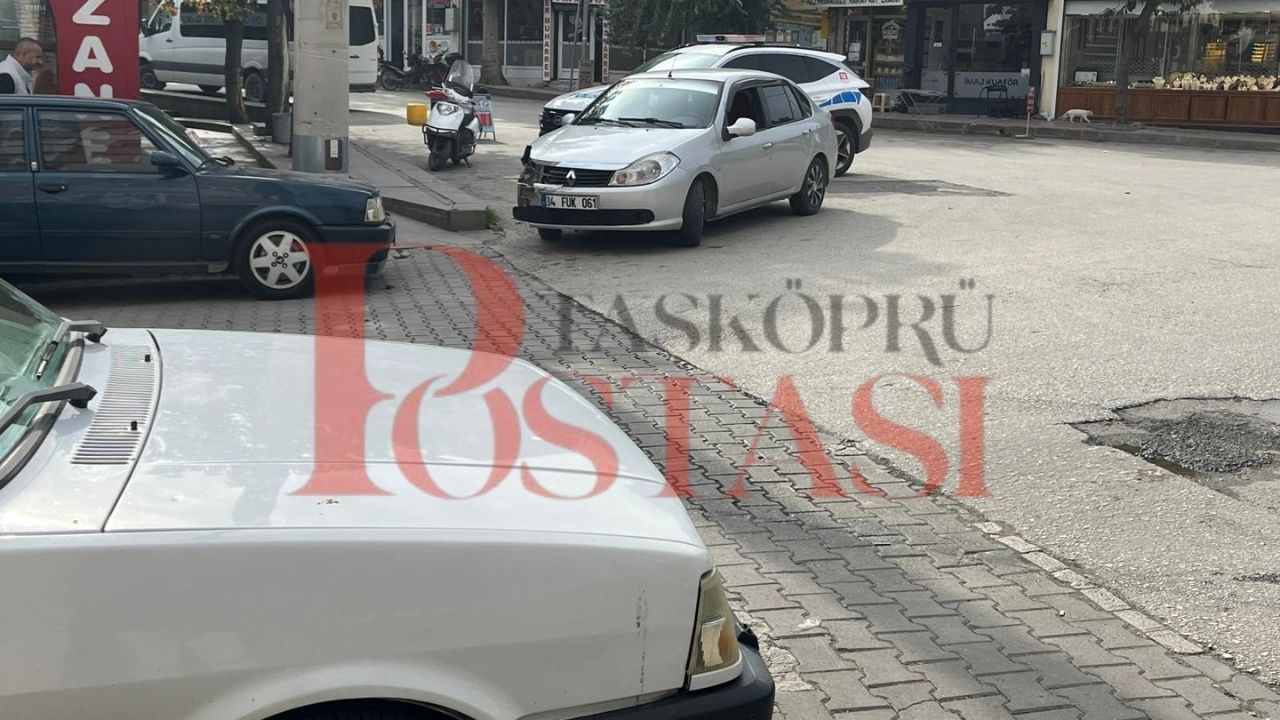 Son Dakika Taşköprü’de Maddi Hasarlı Trafik Kazası (3)
