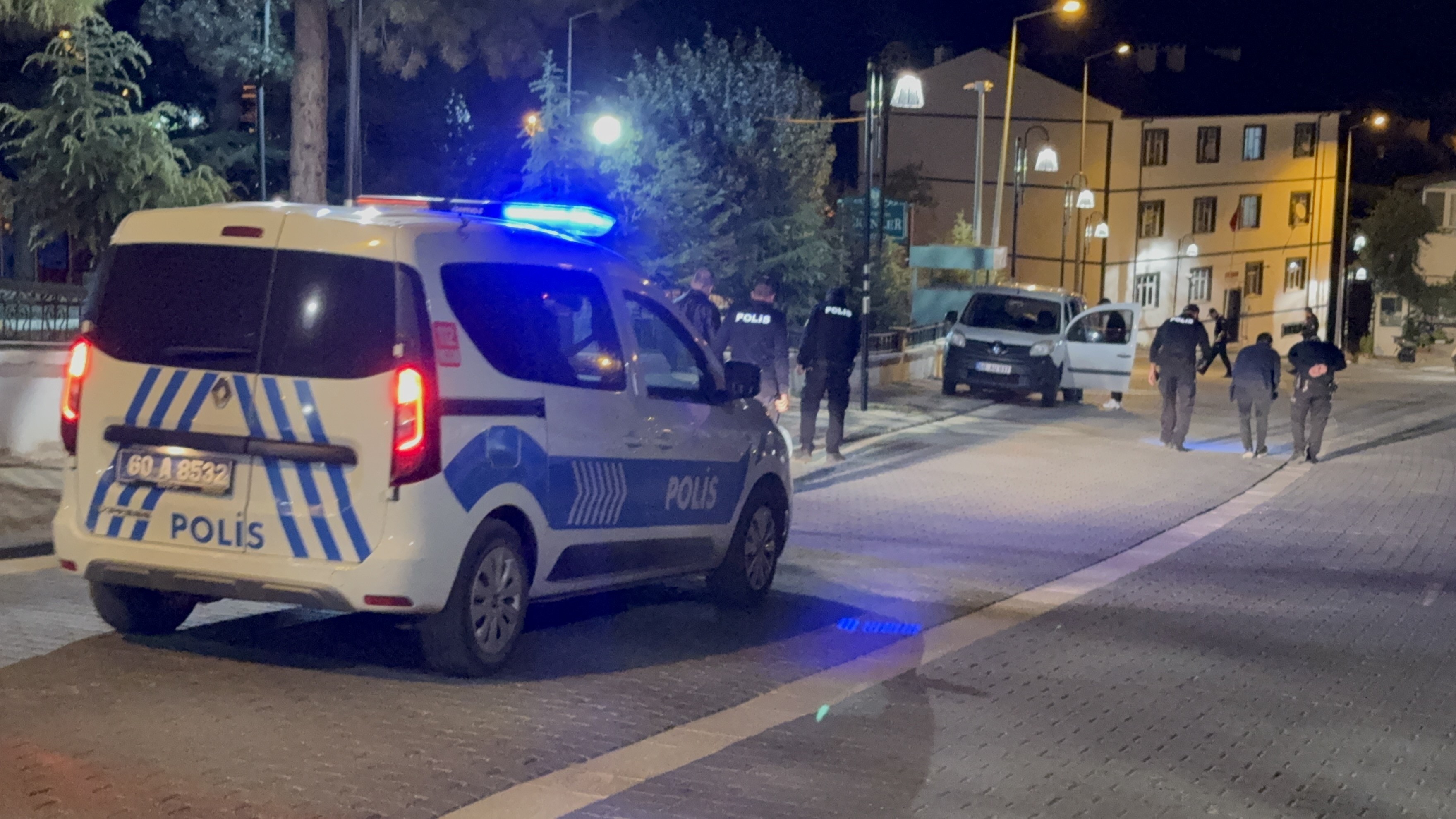 Son Dakika Yorgun Merminin Isabet Ettiği Vatandaş Ağır Yaralandı 4
