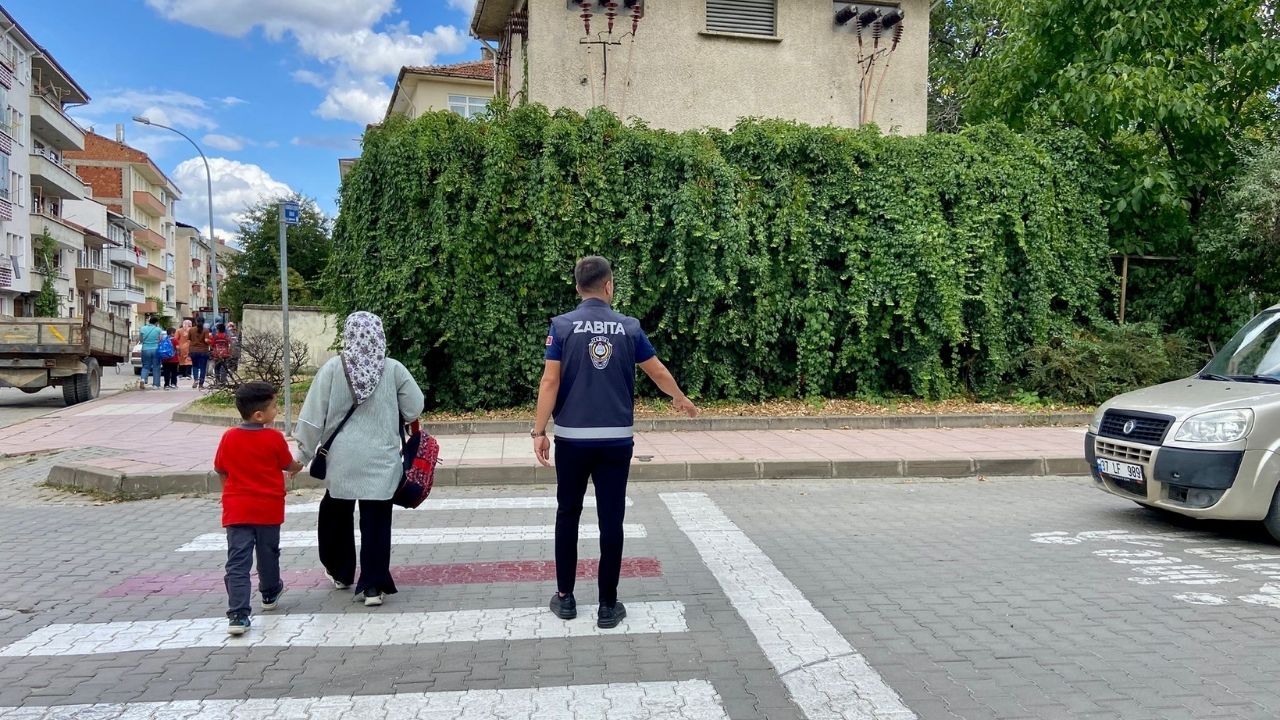 Taşköprü Belediyesi’nden Öğrenciler İçin Güvenli Geçiş Uygulaması (2)