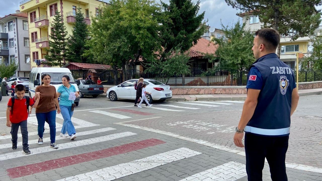 Taşköprü Belediyesi’nden Öğrenciler İçin Güvenli Geçiş Uygulaması (6)