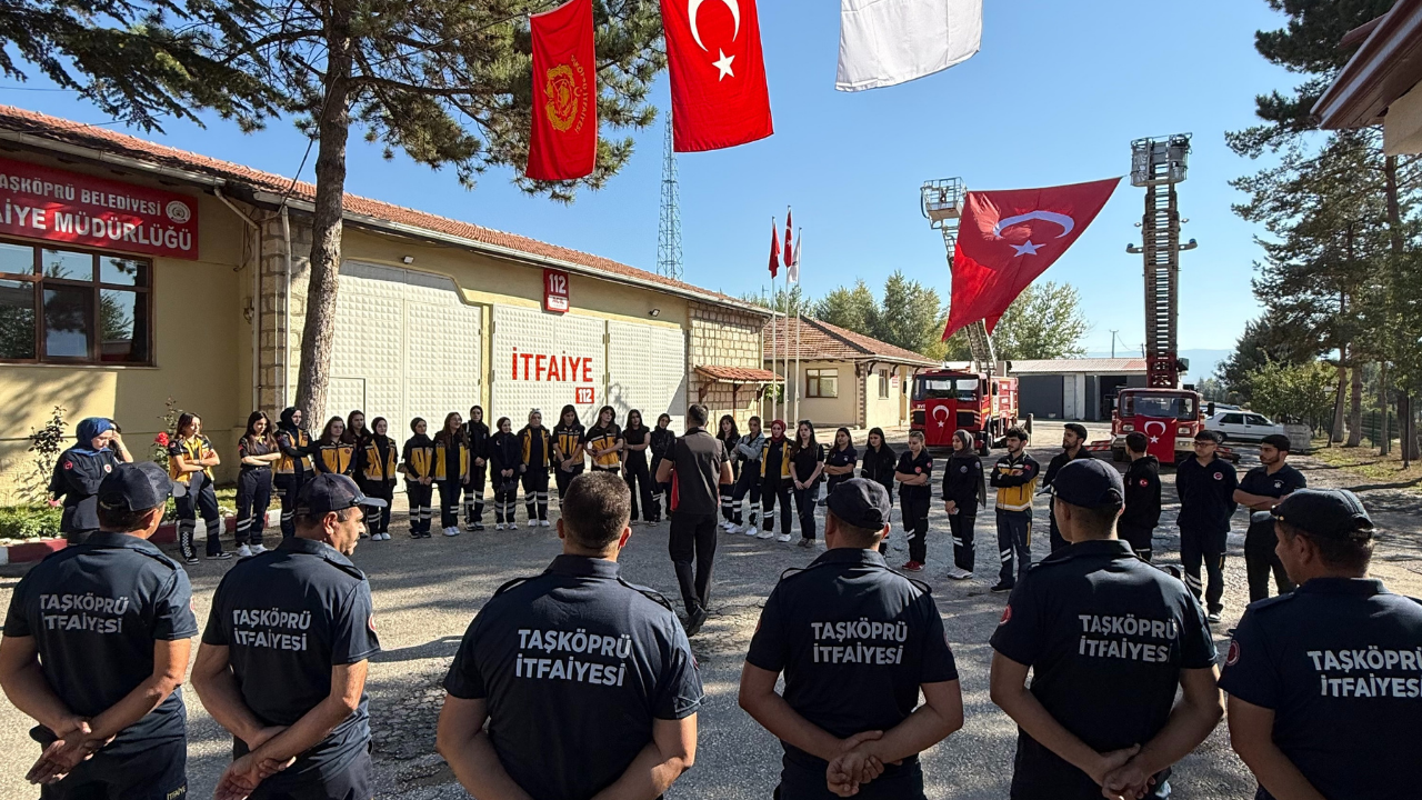 Taşköprü’de 'İtfaiye Haftası' Etkinliği Yoğun Ilgi Gördü 89