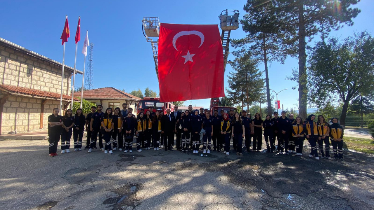 Taşköprü’de 'İtfaiye Haftası' Etkinliği Yoğun Ilgi Gördü 91