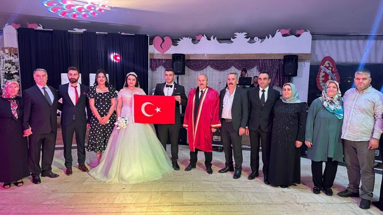 Taşköprü’de Mutluluğa Atılan İmza Küçükyavuz Çifti Dünyaevine Girdi (2)