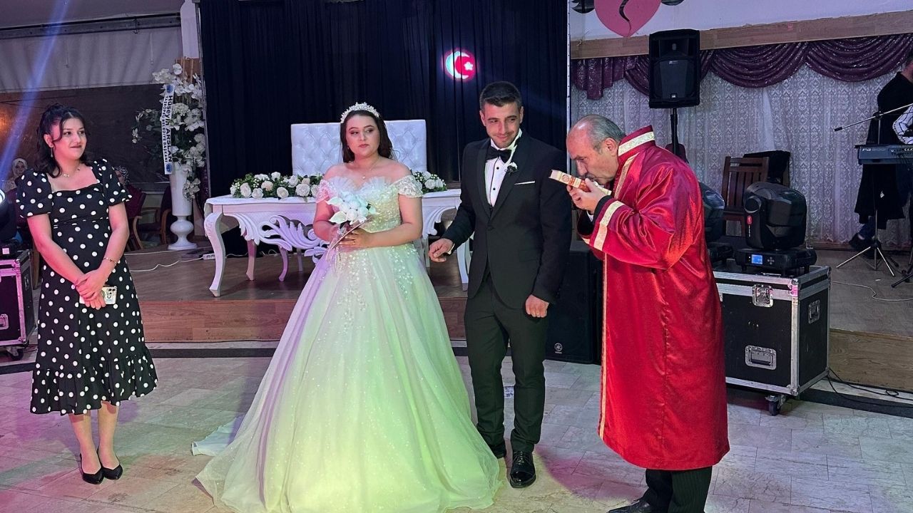 Taşköprü’de Mutluluğa Atılan İmza Küçükyavuz Çifti Dünyaevine Girdi (3)