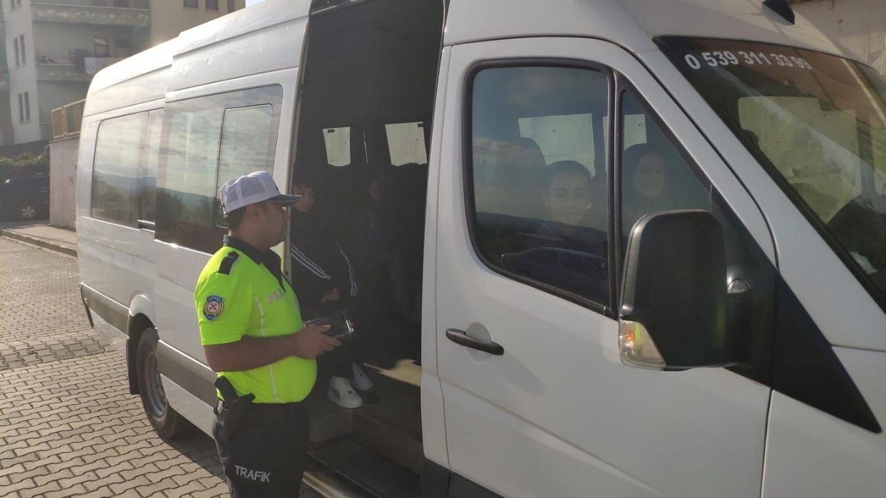 Taşköprü’de Öğrenciler Için Servis Araçları Tek Tek Kontrol Edildi (2)