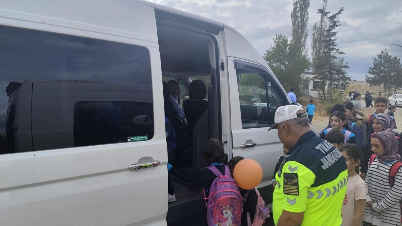 Taşköprü’de Öğrenciler Için Servis Araçları Tek Tek Kontrol Edildi (3)