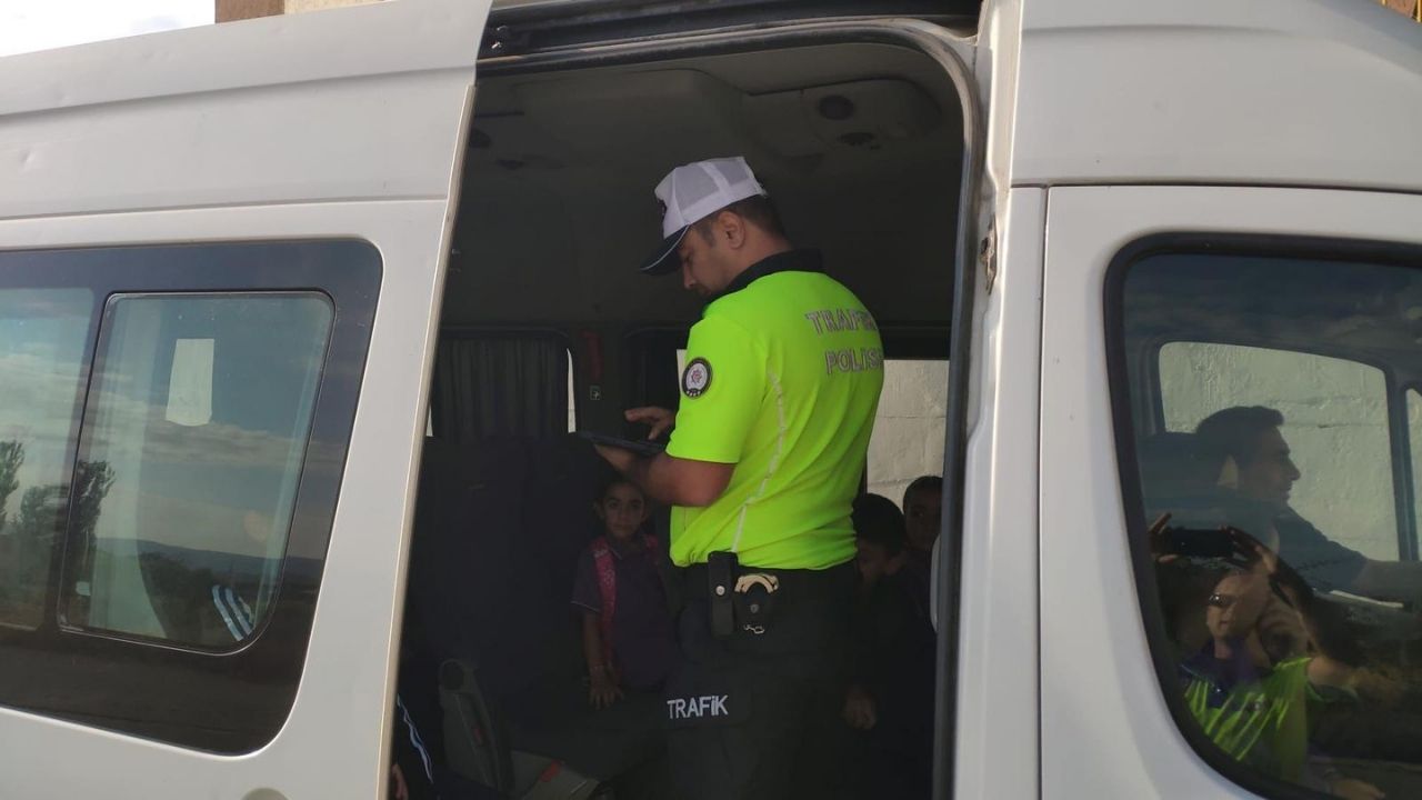 Taşköprü’de Öğrenciler Için Servis Araçları Tek Tek Kontrol Edildi (5)