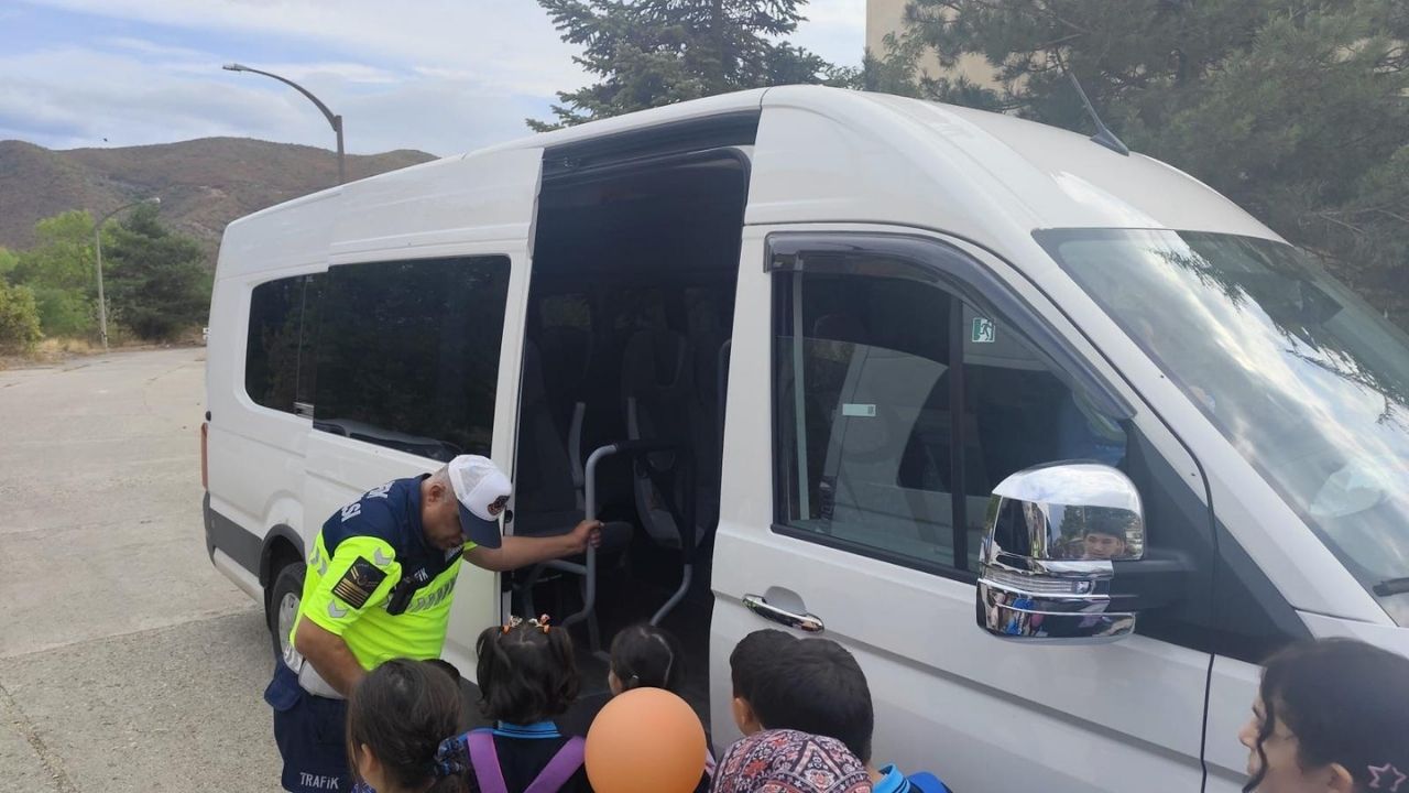 Taşköprü’de Öğrenciler Için Servis Araçları Tek Tek Kontrol Edildi (6)