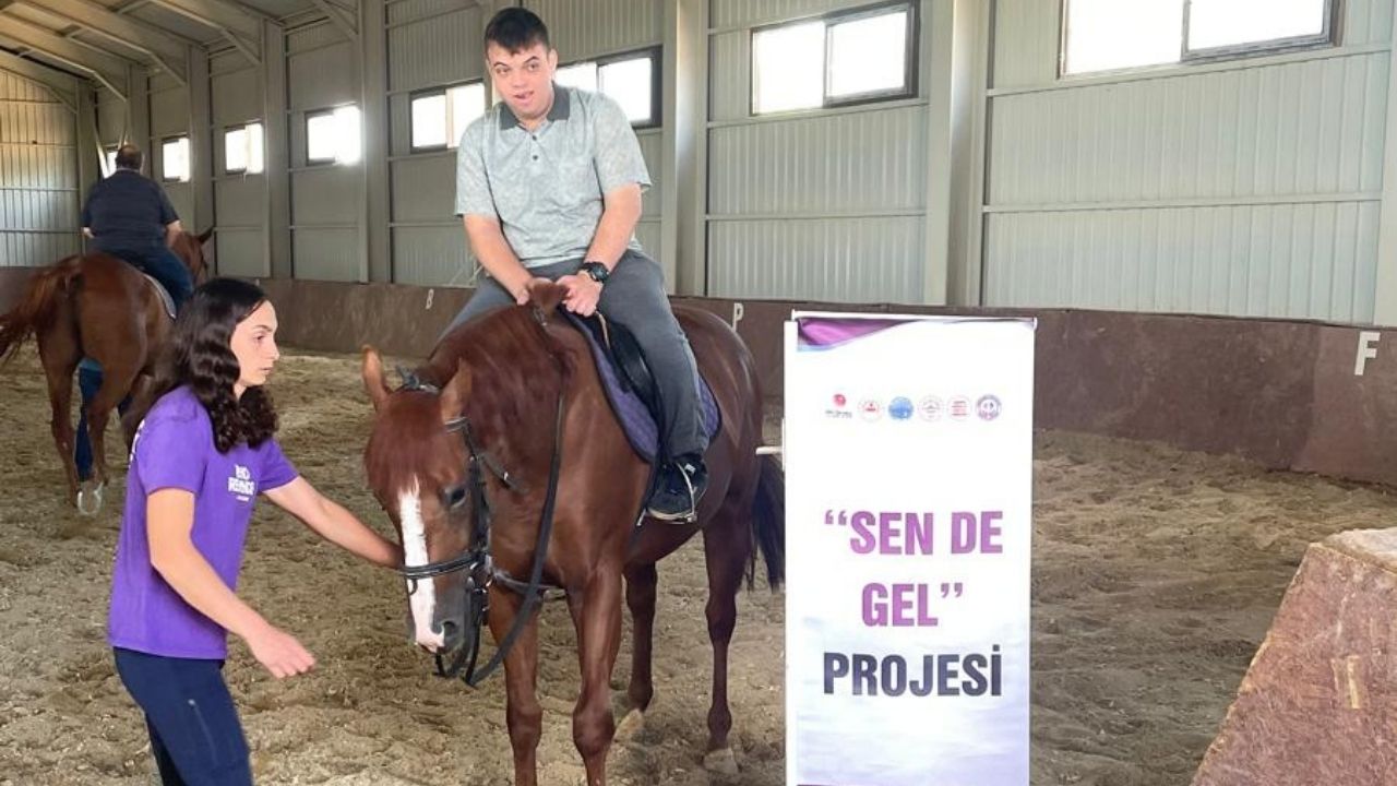 Taşköprü’de Özel Bireylerin Atlı Terapi Eğitimi Sürüyor (2)