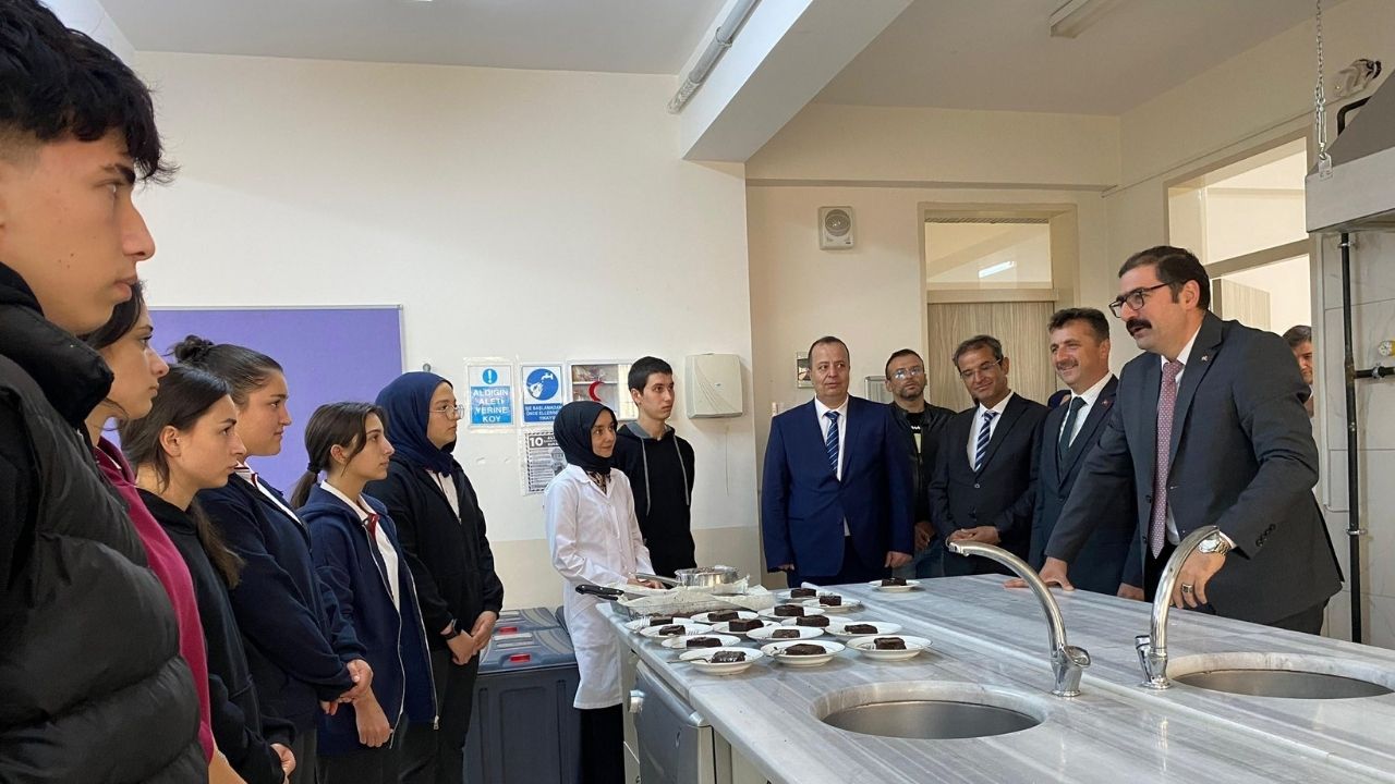 Taşköprü’de Taşımalı Eğitim Yemekleri Meslek Lisesi Mutfağında Hazırlanıyor (8)