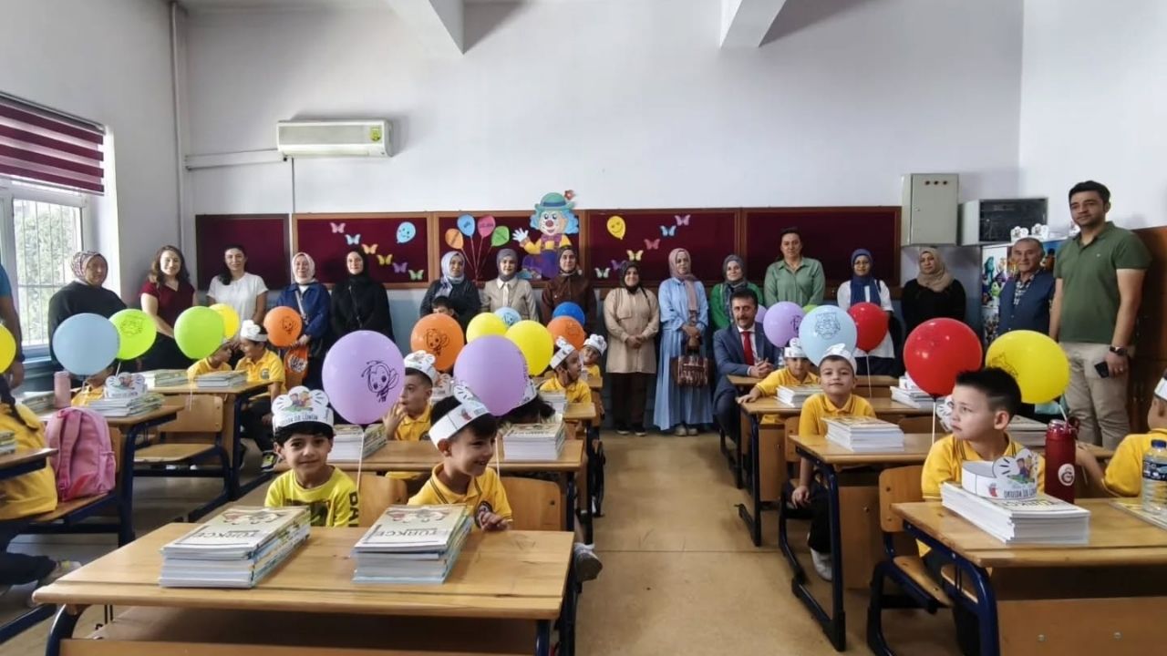 Taşköprü’de Uyum Haftası Başladı Minikler Ilk Kez Sıralarıyla Buluştu (4)