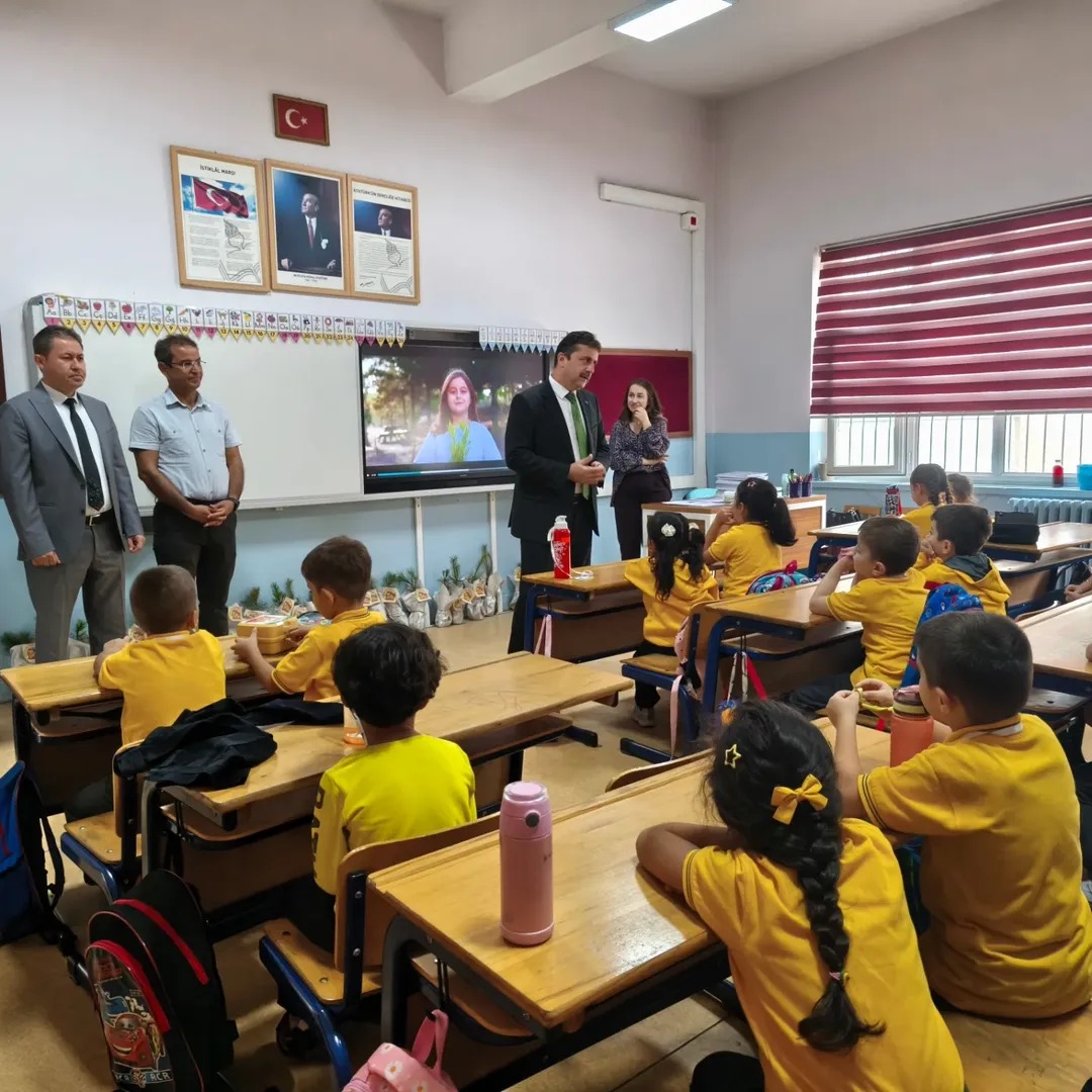 Taşköprü'de Yeni Eğitim Öğretim Yılı Fidanlarla Başladı 1
