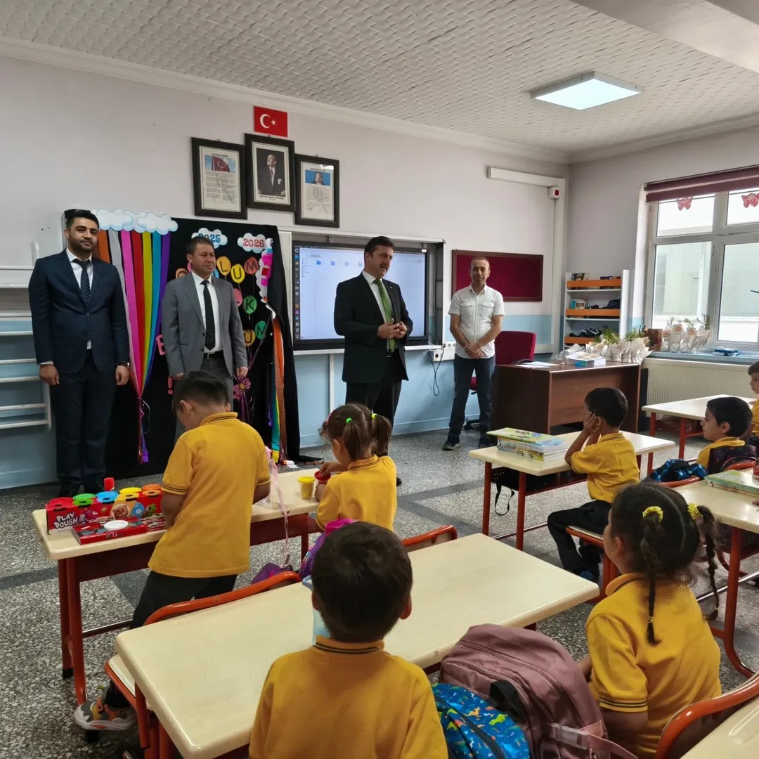 Taşköprü'de Yeni Eğitim Öğretim Yılı Fidanlarla Başladı 6