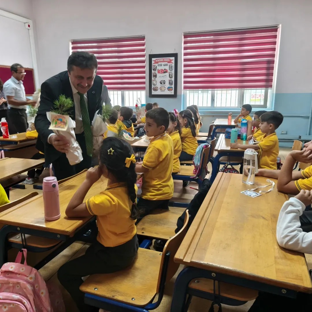 Taşköprü'de Yeni Eğitim Öğretim Yılı Fidanlarla Başladı