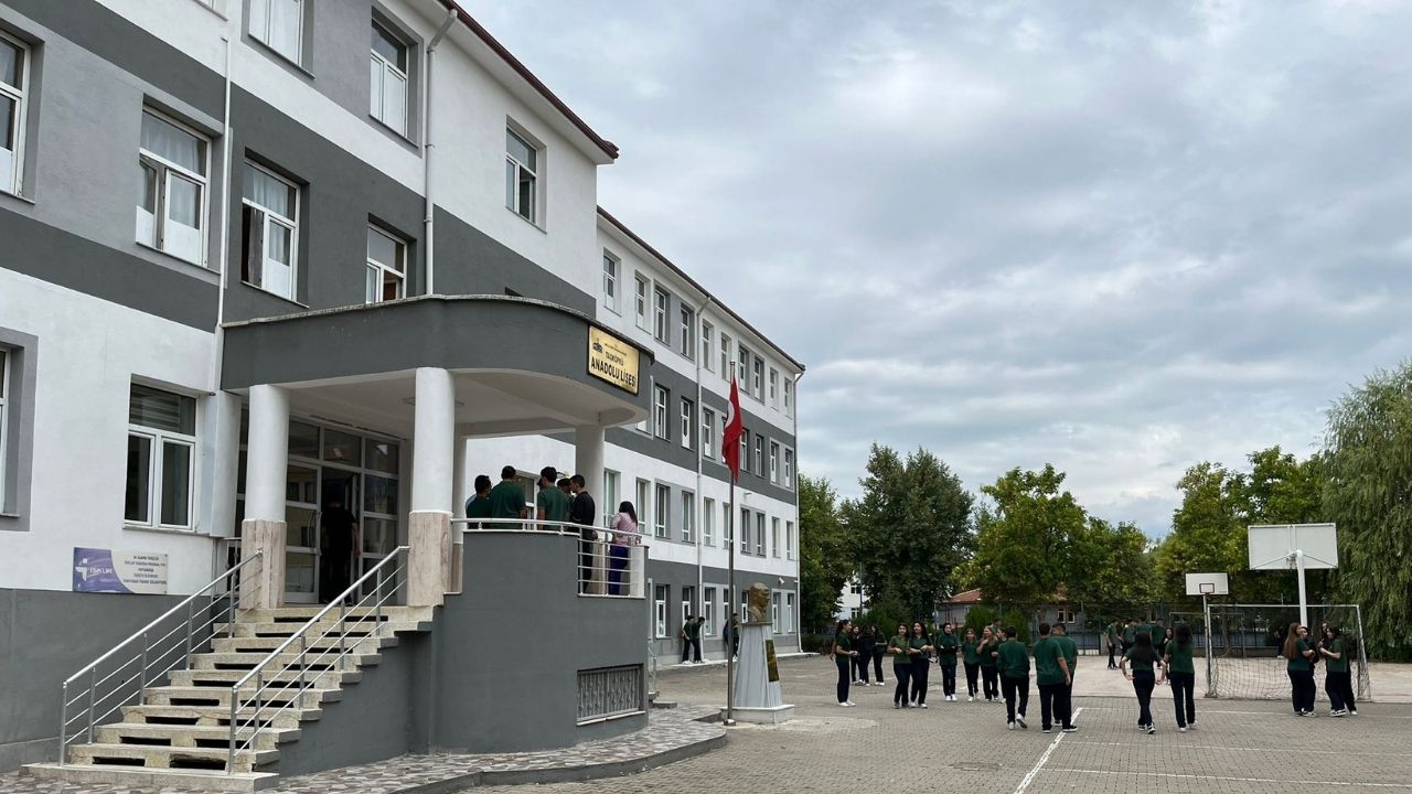 Taşköprü'nün Sevilen Öğretmeni Keskin Gündüz İçin Endişeli Bekleyiş (3)