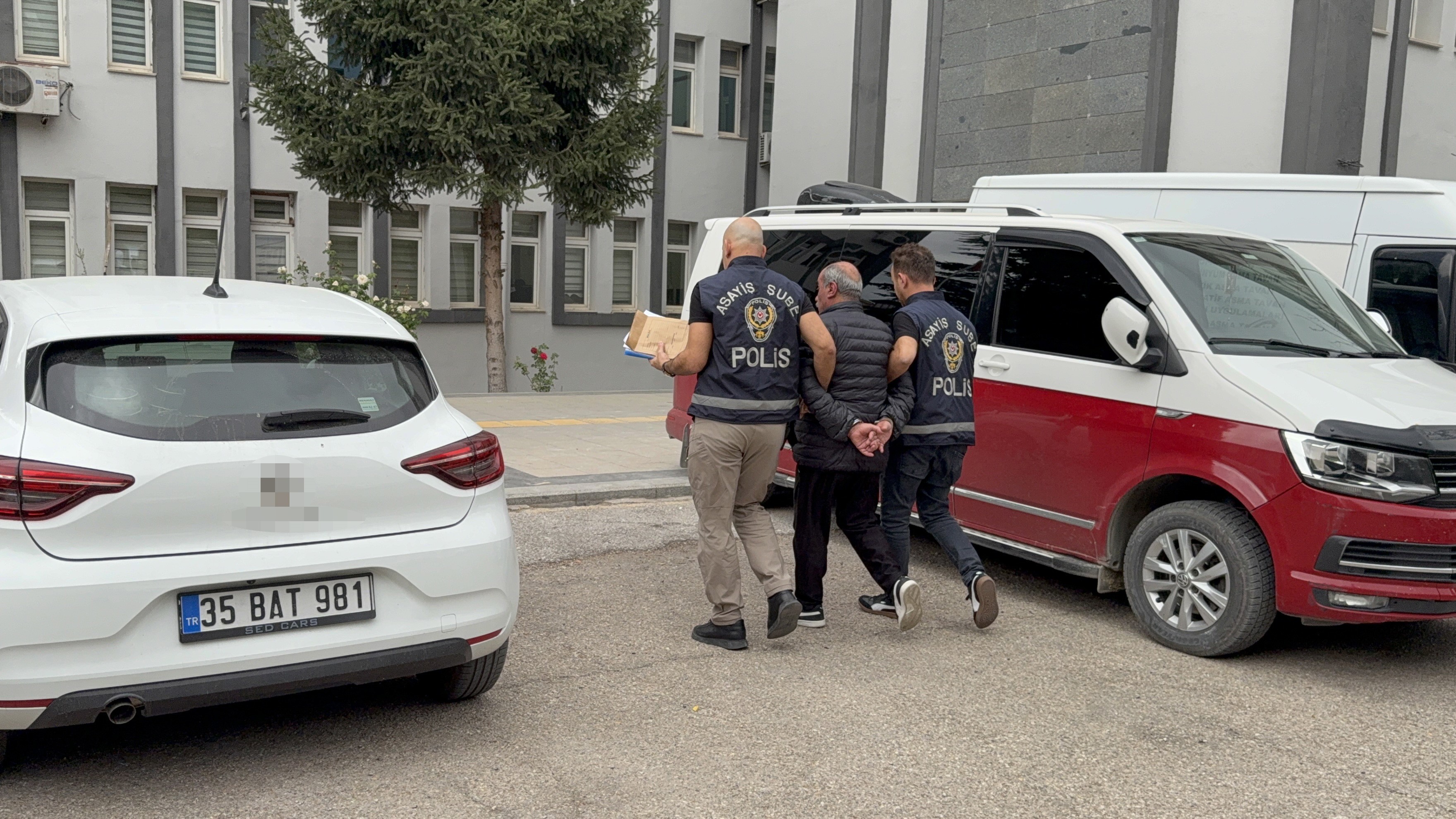 Yorgun Merminin Hedefi Olmuştu 1 Kişi Gözaltına Alındı 1