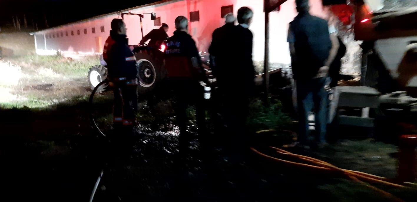 30 Bin Hayvan Kapasiteli Çiftlikte Çıkan Yangın Söndürüldü 2
