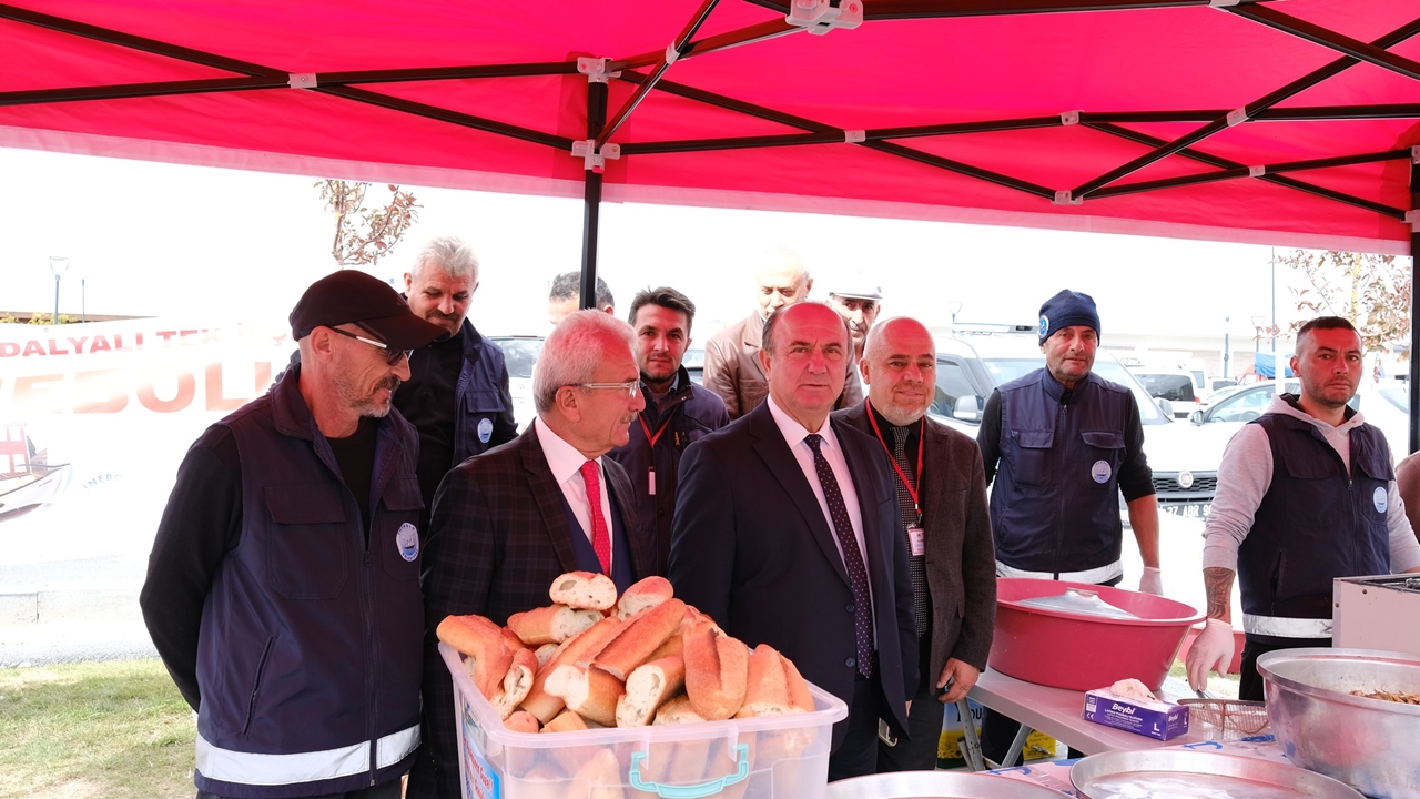Ankarada 3 Ton Hamsi Dağıtıldı (6)