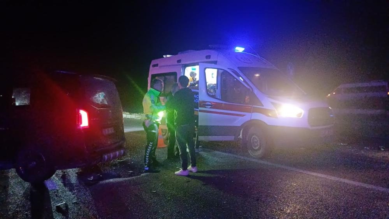 Çorum Alaca Feci Kaza 7 Yaralı (3)