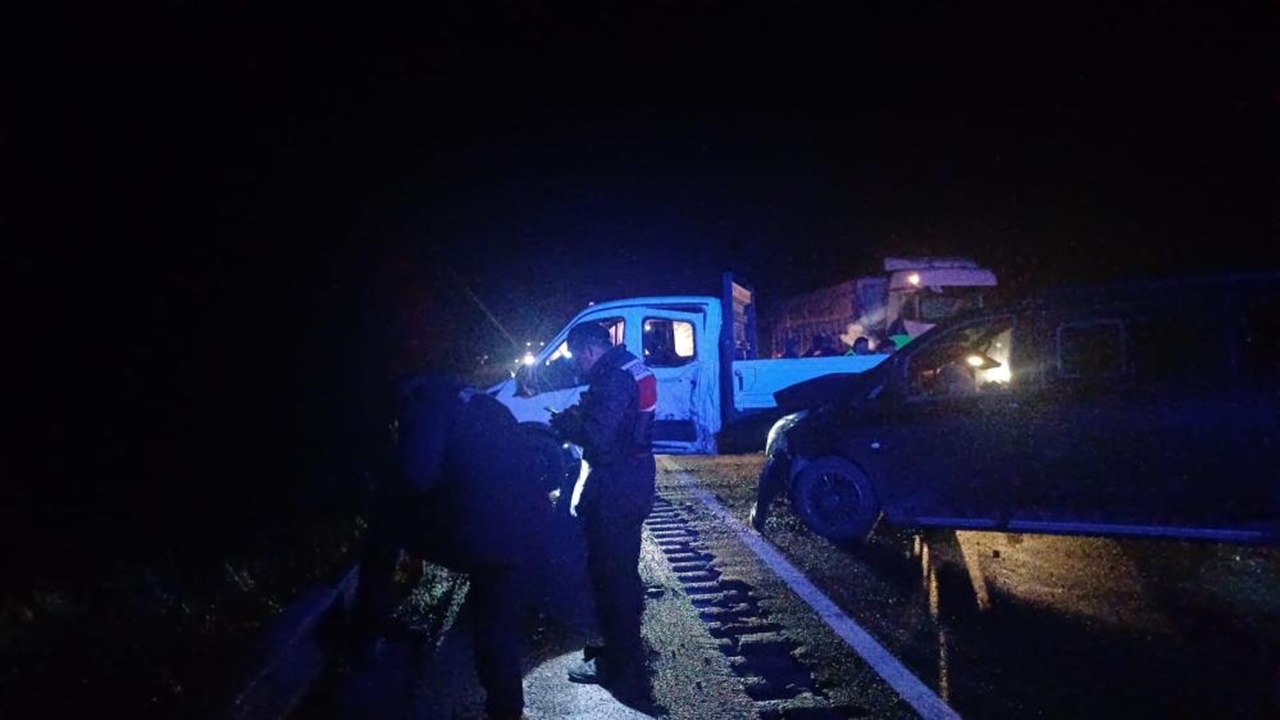 Çorum Alaca Feci Kaza 7 Yaralı (4)