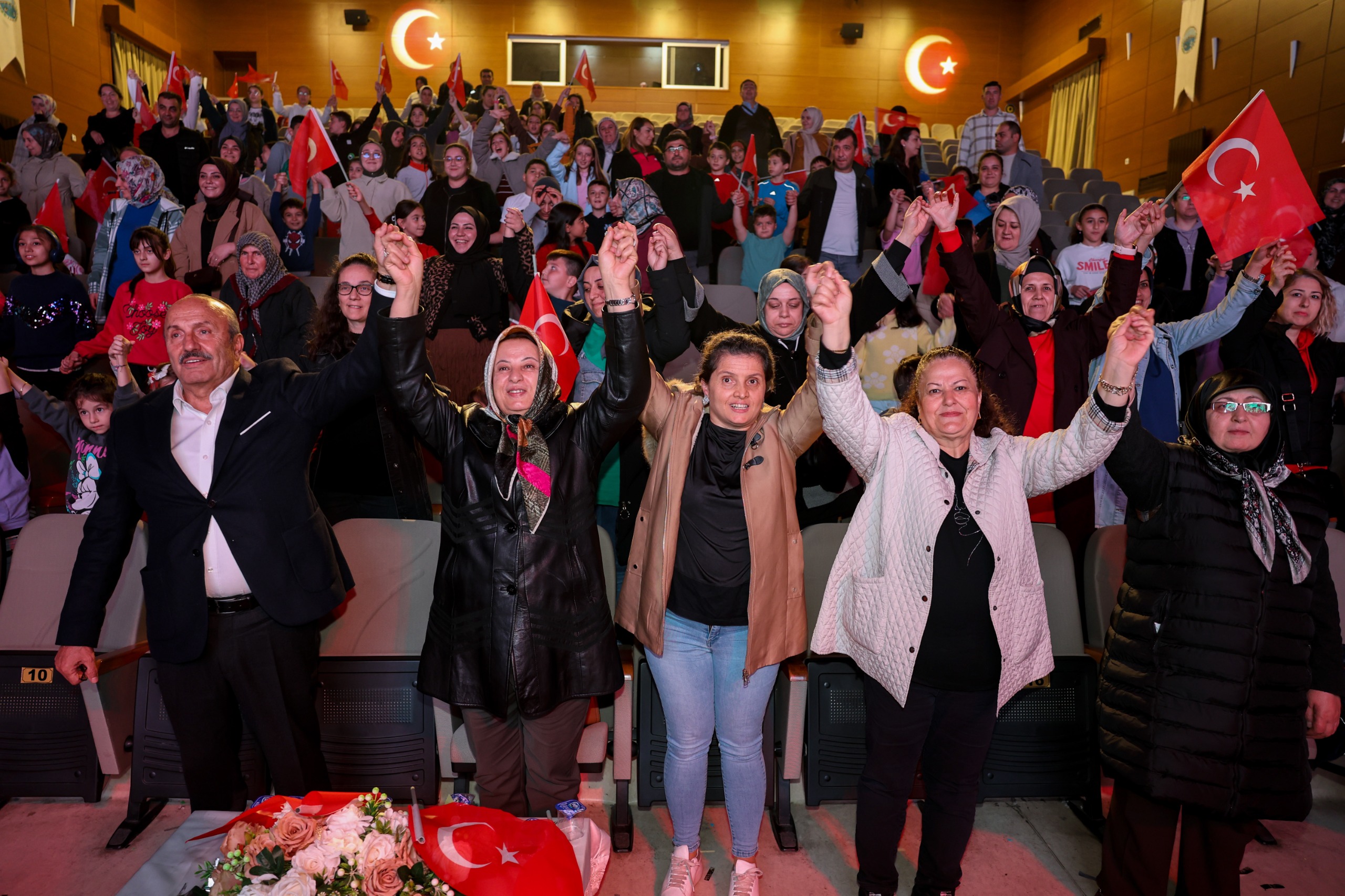 Cumhuriyet Coşkusu Taşköprü'de Yaşandı Sahnenin Büyüsüne Kapıldılar! 1